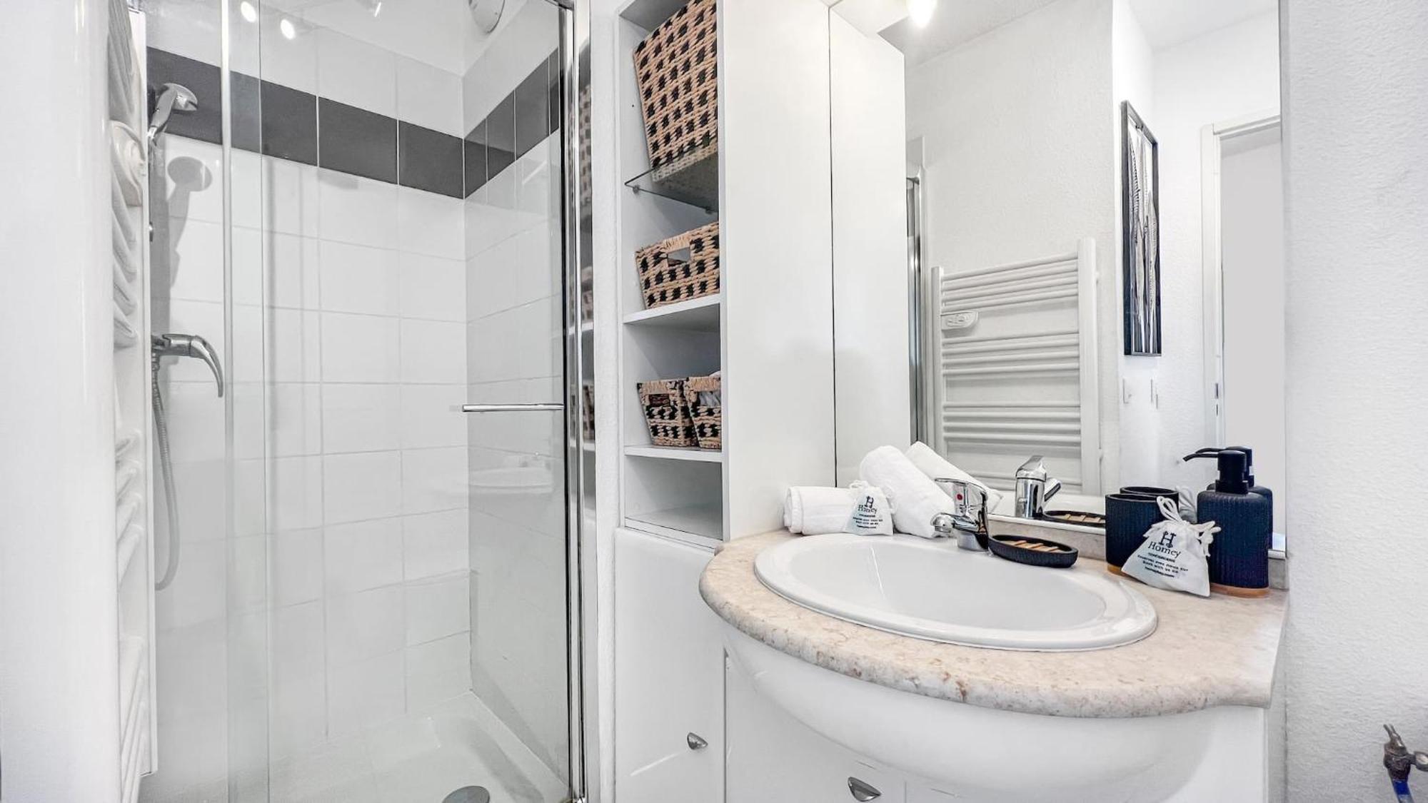 Homey Wild - Proche Gare Et Tram - Proche Centre - Balcon Prive - Parking Prive - Wifi Gratuit Annemasse Bagian luar foto