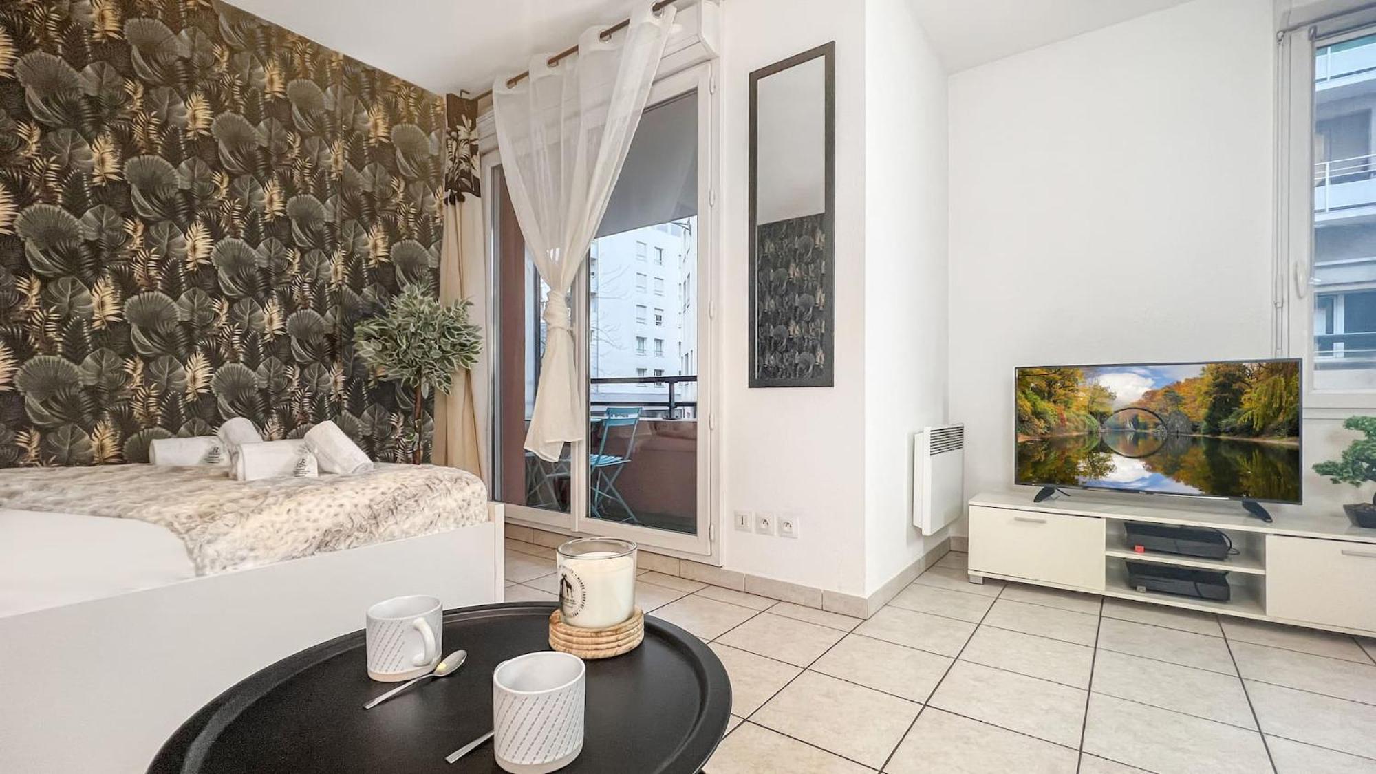 Homey Wild - Proche Gare Et Tram - Proche Centre - Balcon Prive - Parking Prive - Wifi Gratuit Annemasse Bagian luar foto